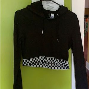 Cropped shirt with hood